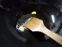 美味的鱼骨豆腐汤做法图解3)
