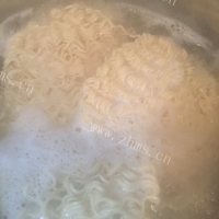 美味的香菇油菜炒面做法图解2)