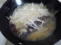 简单版萝卜丝鲫鱼汤做法图解5)