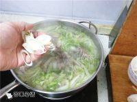家常菜白菜排骨汤做法图解7)