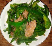 家常青椒炒肉片