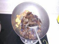 「DIY美食」黑木耳炒肉做法图解3)