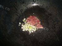 外婆教我做榨菜肉丝汤做法图解2)
