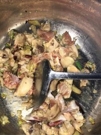 色香味俱全的鸡腿炖土豆做法图解5)