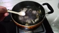 鲜美的牛丸腐竹紫菜汤的做法图解七