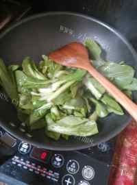 香脆的油菜炒金针菇做法图解3)