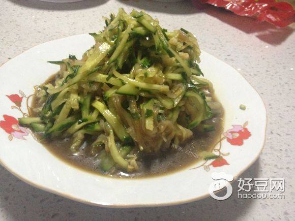 黄瓜拌海蜇皮