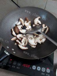 家庭版香菇豆腐汤做法图解3)