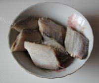 家常菜五香带鱼做法图解1)