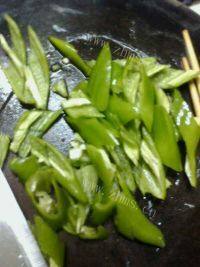 家常菜青椒土豆丝做法图解3)