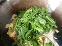 家常菜韭菜豆片炒肉做法图解7)
