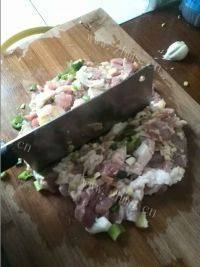 家常菜豆腐丸子做法图解1)