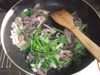 营养丰富的洋葱炒牛肉