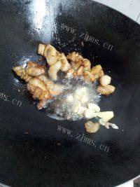 家有大厨之腐竹炒肉做法图解4)