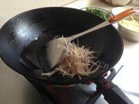 家常菜韭菜炒土豆丝做法图解6)