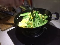 家常菜土豆豆角炖排骨做法图解5)