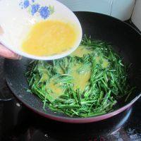 味道不错的韭菜鸡蛋饼做法图解5)