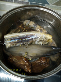 好吃的蒜苗炒腊肉做法图解2)