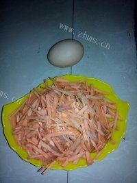 美味的胡萝卜鸡蛋炒面做法图解3)