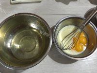 自制草莓纸杯蛋糕做法图解3)