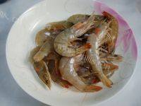 自制虾肉菠菜丸子汤做法图解1)