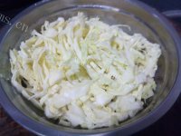 美味的洋白菜西红柿烩面做法图解1)