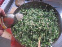 妈妈教我做猪肉韭菜饺子做法图解12)