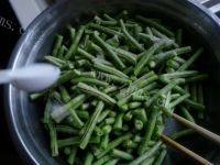 自制蒸豆角做法图解4)