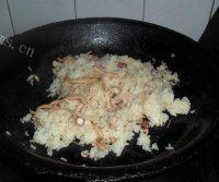 自己做的鱿鱼炒饭