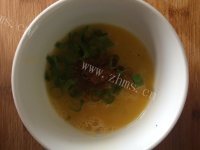 自制葱香鸡蛋饼做法图解2)