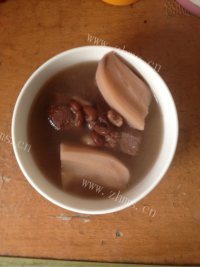 清淡花生莲藕煲扇骨做法图解5)