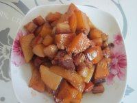 家常菜红烧肉烧土豆