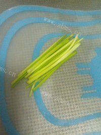 好吃不腻的凉拌豆芽做法图解3)