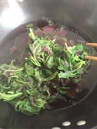 美味的胭脂藕片做法图解3)