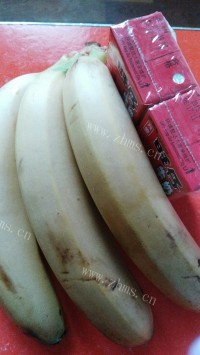 珍馐美味的香蕉奶昔做法图解1)