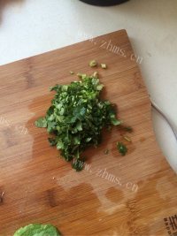 色香味浓的酸菜鱼做法图解2)