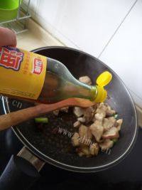 家常蒜薹红烧肉做法图解5)