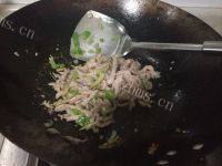 常吃不腻的京酱肉丝做法图解6)