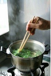 美味的酸辣馄饨做法图解4)