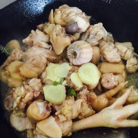 独特的小鸡炖蘑菇做法图解7)
