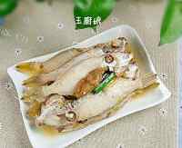 家常咸梅焖剥皮鱼做法图解8)