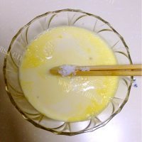 自制牛奶鸡蛋发糕做法图解4)