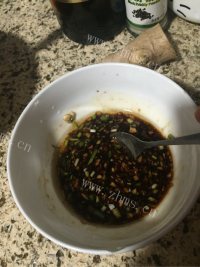 DIY凉拌皮蛋做法图解9)