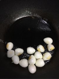 美味的虎皮鹌鹑蛋做法图解5)