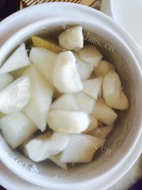 DIY银耳雪梨汤做法图解7)