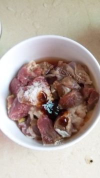 香飘十里的萝卜炖牛肉做法图解1)