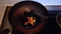 美味的爆炒花螺做法图解4)