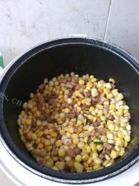 美味的玉米韭菜饺子做法图解4)