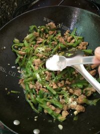家常菜青椒炒肉做法图解10)