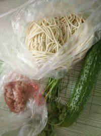 美味的肉酱凉面做法图解1)